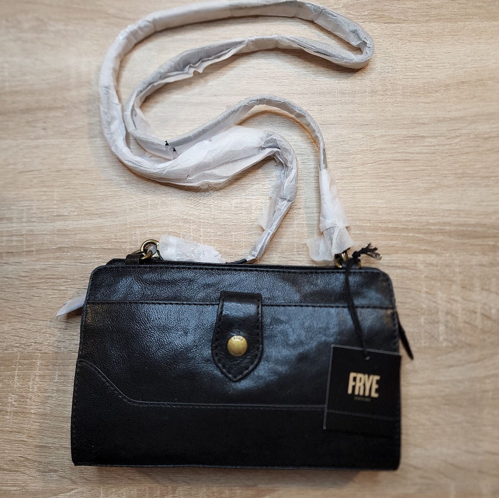 Frye - NWT Lucy Leather Crossbody Clutch